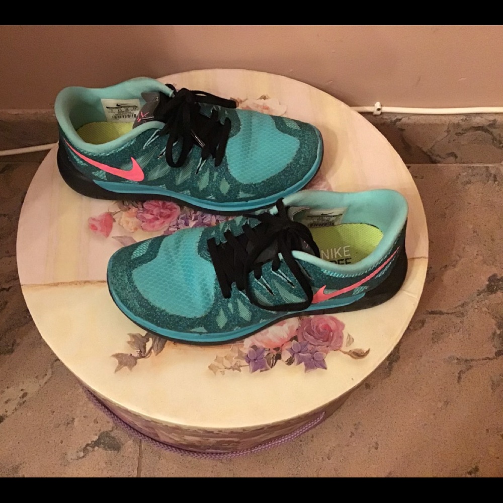 NIKE sneakers